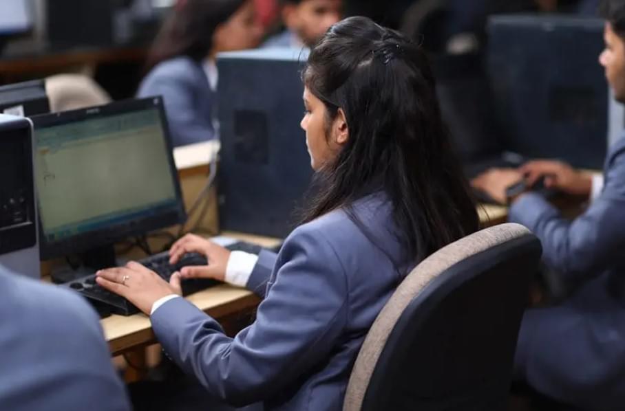 I Business Institute Greater Noida Computer Lab photo 6